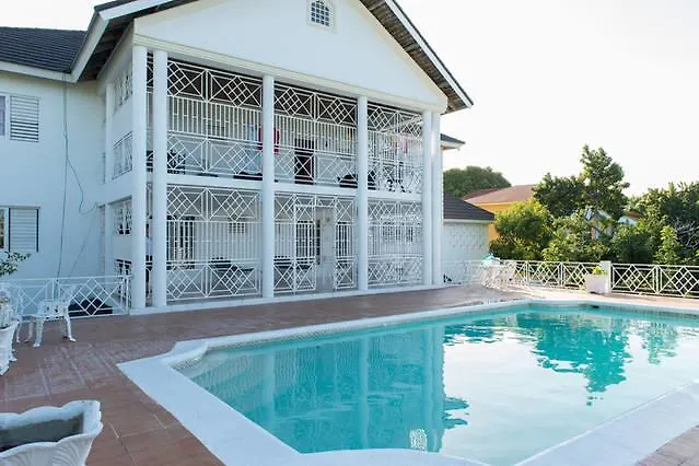 モンテゴ・ベイ The Lawrence Pool Houseヴィラ